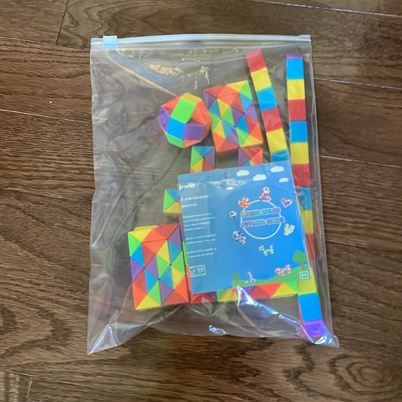 Rubik’s Snake Rainbow Medium Fidget Snake Cube Twist Puzzle Toys (pack of 11) - Picture 7 of 7